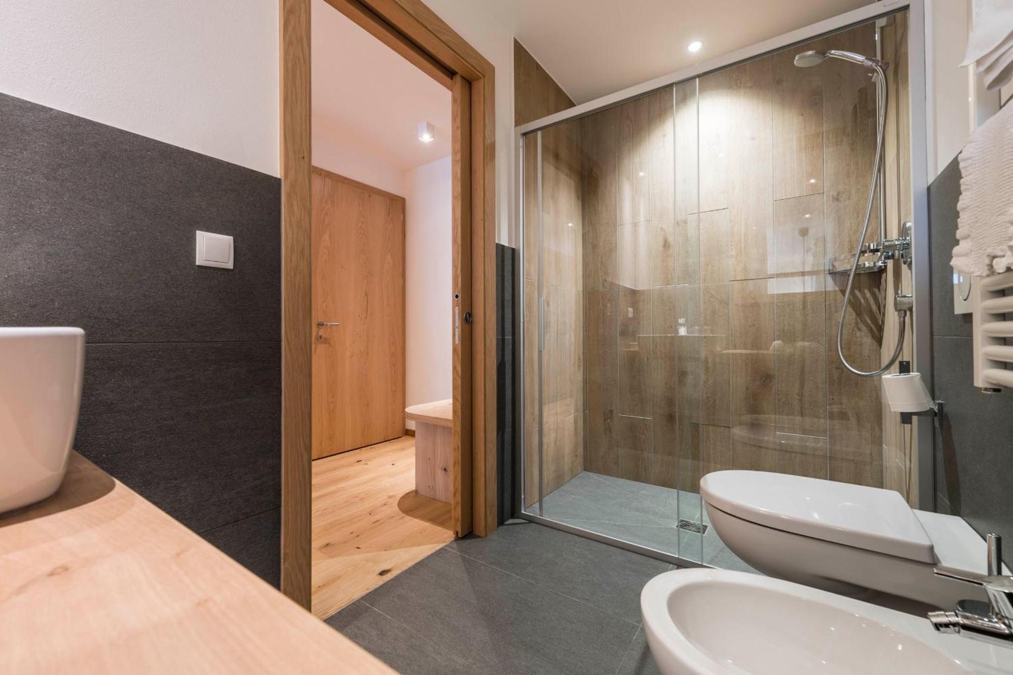 Pension Haus Tirol Лайон Екстер'єр фото